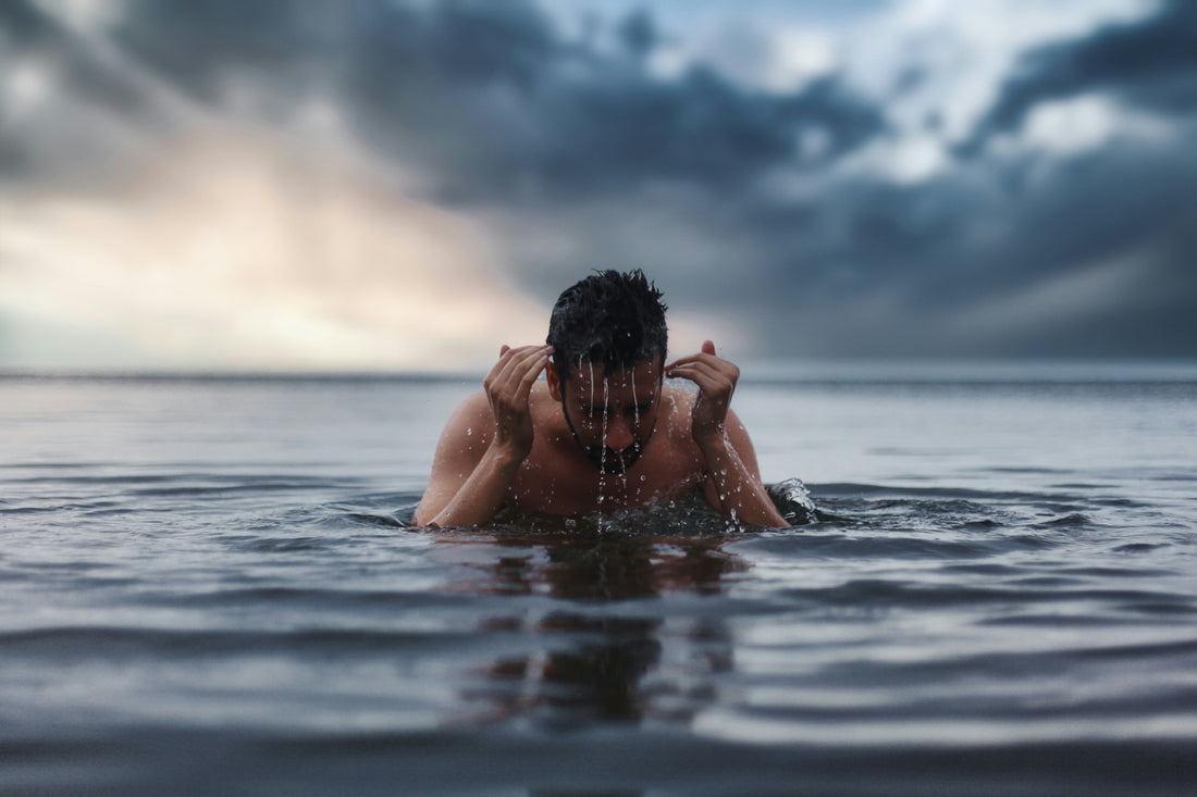 Saunas, Cold Plunges, and Exercise: The Adversity Habits That Slow Ageing